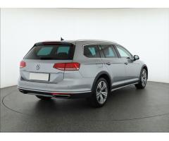 Volkswagen Passat 2.0 TDI 140kW - 7