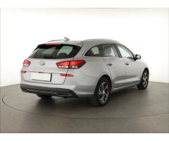 Hyundai i30 1.6 CRDi 85kW - 7