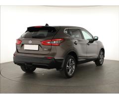 Nissan Qashqai 1.3 DIG-T 103kW - 7