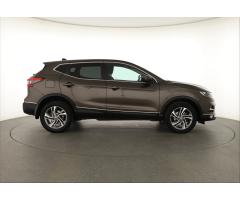 Nissan Qashqai 1.3 DIG-T 103kW - 8