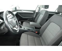 Volkswagen Passat 1.5 TSI 110kW - 10