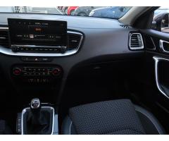 Kia Cee`d 1.5 T-GDI 118kW - 11