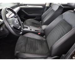 Volkswagen Passat 2.0 TDI 140kW - 13