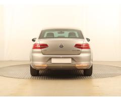 Volkswagen Passat 2.0 TDI 110kW - 6