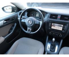 Volkswagen Jetta 1.6 TDI 77kW - 9