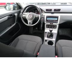 Volkswagen Passat 1.6 TDI 77kW - 9