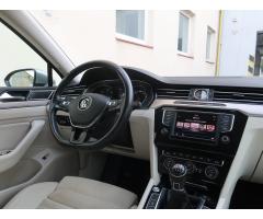 Volkswagen Passat 2.0 TDI 110kW - 9