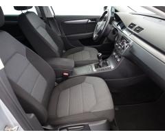 Volkswagen Passat 2.0 TDI 103kW - 10