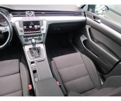 Volkswagen Passat 2.0 TDI 110kW - 11