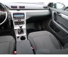 Volkswagen Passat 1.6 TDI 77kW - 11