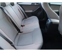 Volkswagen Jetta 1.6 TDI 77kW - 13