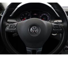 Volkswagen Passat 2.0 TDI 103kW - 14