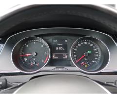 Volkswagen Passat 2.0 TDI 110kW - 17