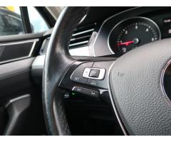 Volkswagen Passat 2.0 TDI 110kW - 23