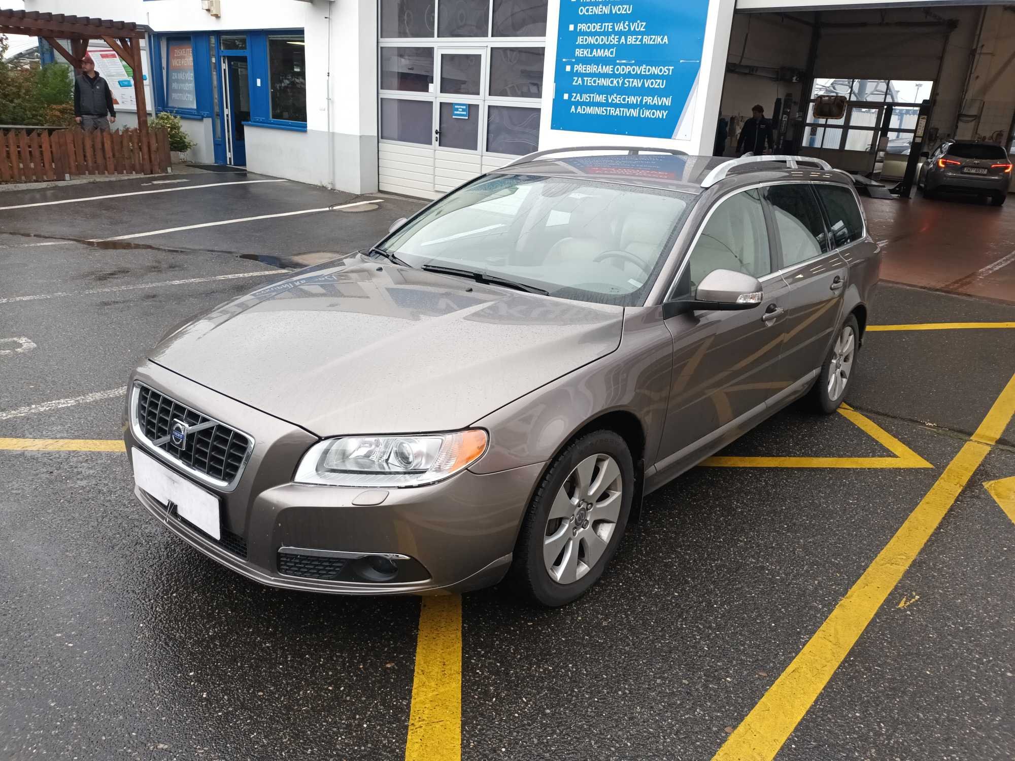 Volvo V70 D5 AWD 136kW - 1