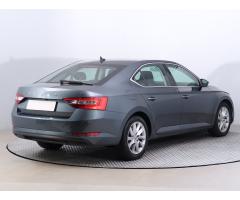 Škoda Superb 2.0 TDI 110kW - 7