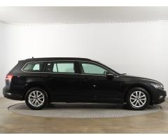 Volkswagen Passat 2.0 TDI 90kW - 8