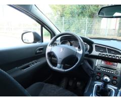 Peugeot 3008 2.0 HDi 110kW - 9