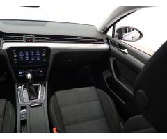 Volkswagen Passat 2.0 TDI 90kW - 11