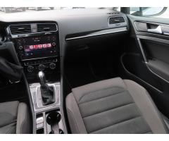 Volkswagen Golf 2.0 TDI 110kW - 11