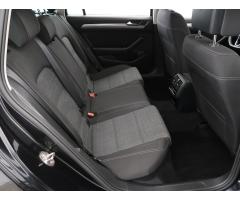 Volkswagen Passat 2.0 TDI 90kW - 13