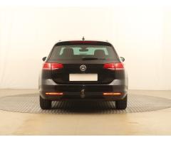 Volkswagen Passat 2.0 TDI 110kW - 6