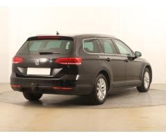 Volkswagen Passat 2.0 TDI 110kW - 7