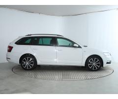 Škoda Octavia 2.0 TDI 110kW - 8