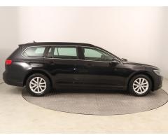 Volkswagen Passat 1.6 TDI 88kW - 8