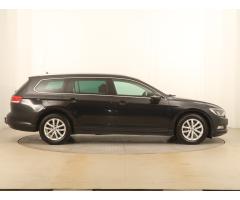 Volkswagen Passat 2.0 TDI 110kW - 8