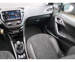 Peugeot 2008 1.2 PureTech 81kW - 11