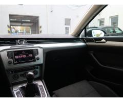 Volkswagen Passat 2.0 TDI 110kW - 12