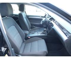 Volkswagen Passat 1.6 TDI 88kW - 12