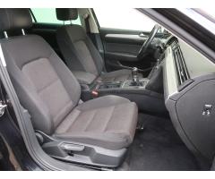 Volkswagen Passat 2.0 TDI 110kW - 13