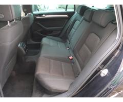 Volkswagen Passat 2.0 TDI 110kW - 16