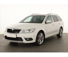 ŠKODA SUPERB COMBI 2.0TDI 140 LAURIN&K 4X4 DSG 7ST