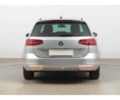 Volkswagen Passat 2.0 TDI 110kW - 6