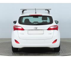 Hyundai i30 1.6 GDI 99kW - 6