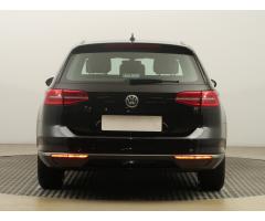 Volkswagen Passat 2.0 TDI 110kW - 6