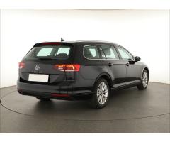 Volkswagen Passat 2.0 TDI 110kW - 7