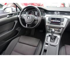 Volkswagen Passat 2.0 TDI 110kW - 9