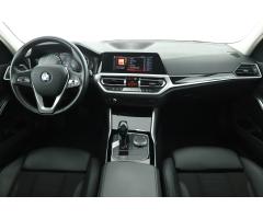 BMW Řada 3 320 i 135kW - 13