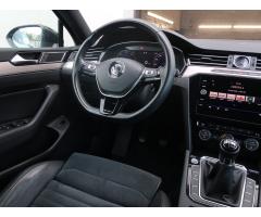 Volkswagen Passat 2.0 TDI 110kW - 9