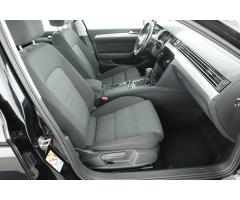 Volkswagen Passat 2.0 TDI 110kW - 10