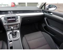 Volkswagen Passat 2.0 TDI 110kW - 11