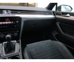 Volkswagen Passat 2.0 TDI 110kW - 11