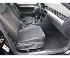 Volkswagen Passat 2.0 TDI 110kW - 12