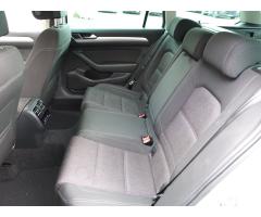 Volkswagen Passat 2.0 TDI 110kW - 15