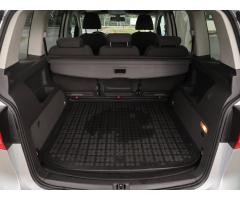 Volkswagen Touran 2.0 TDI 103kW - 19