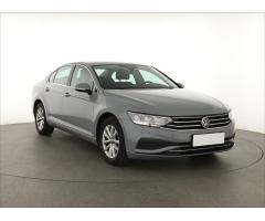 Volkswagen Passat 1.5 TSI 110kW - 1